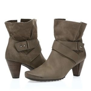 Paul Green taupe genuine butter soft leather boots
